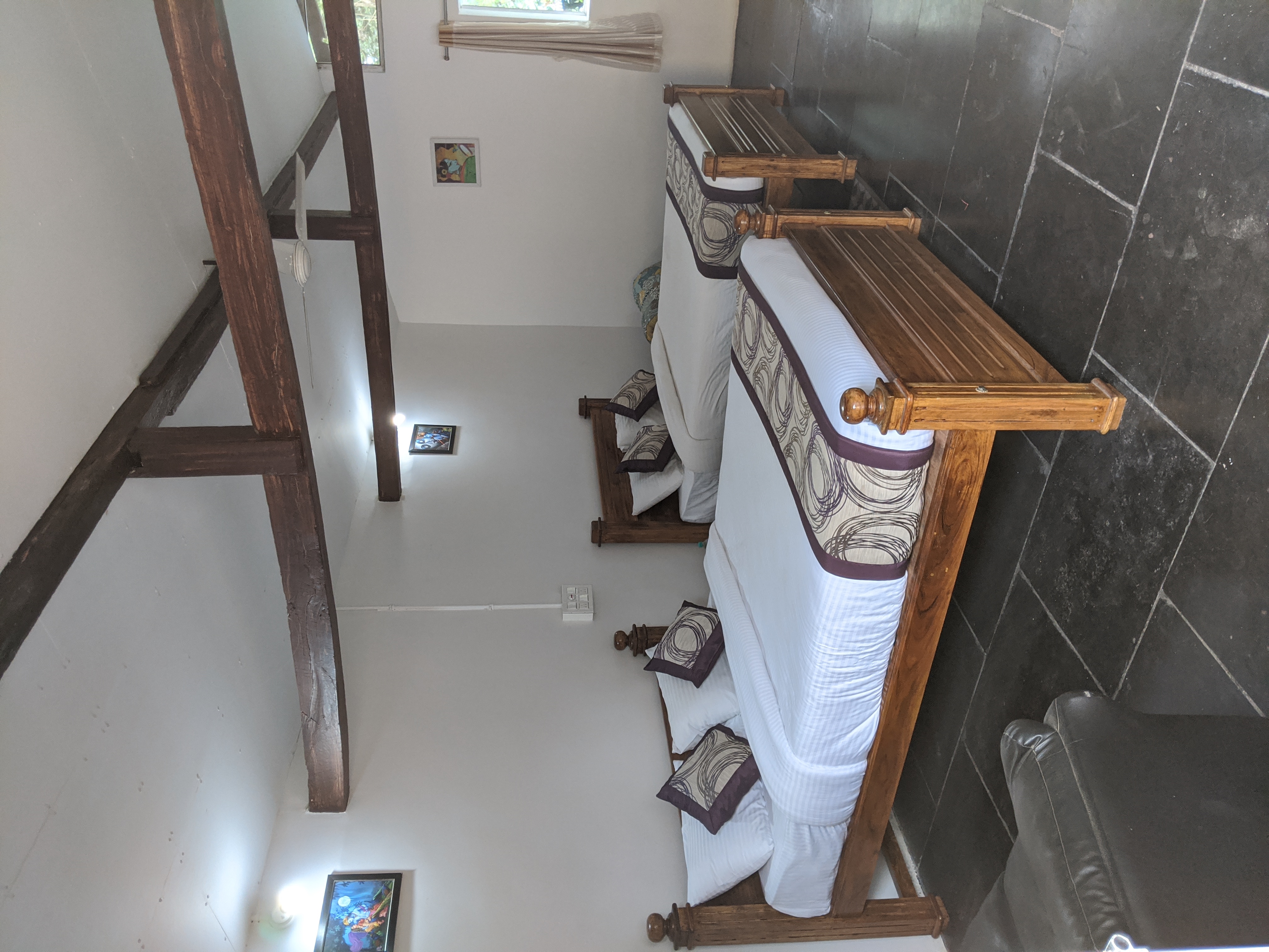 Family room with two queen beds